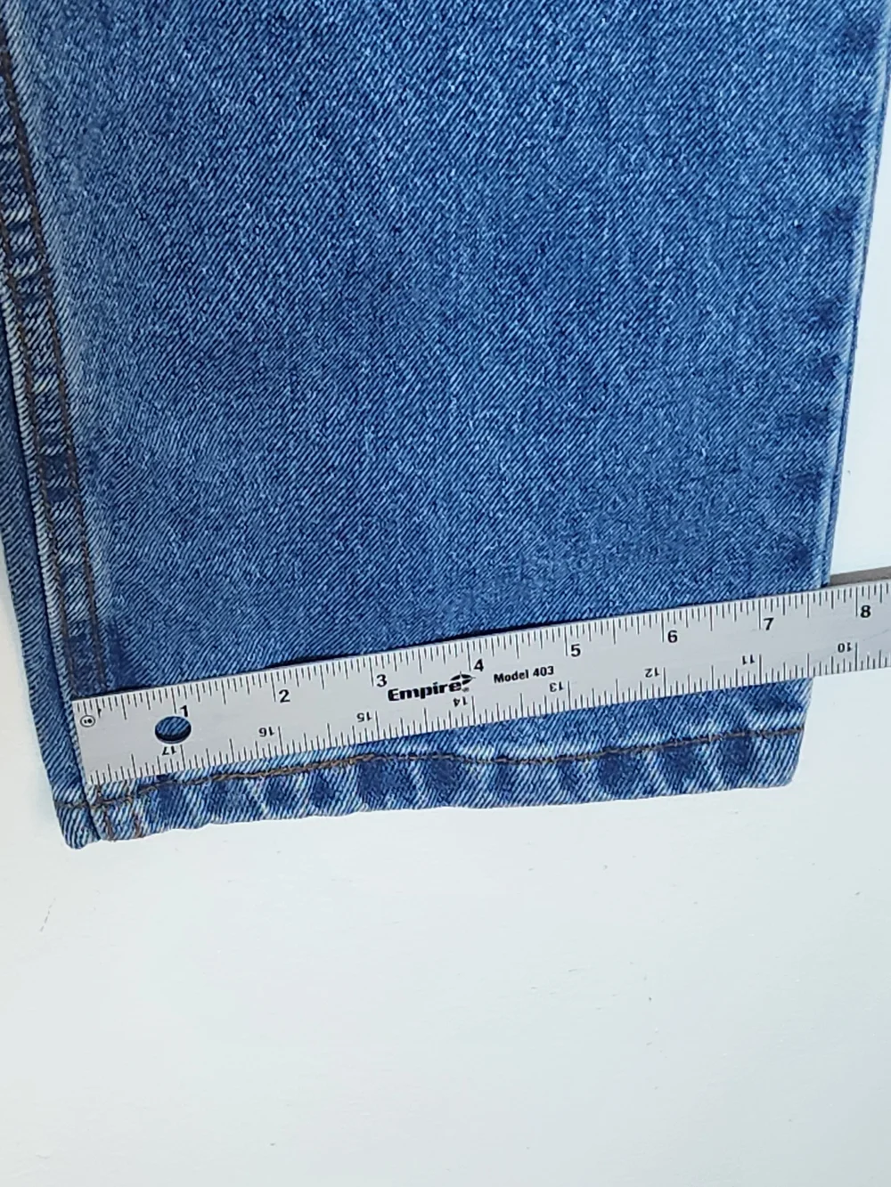George Mens Medium Wash Straight Leg Jeans Size 32 x 34 NWOT
